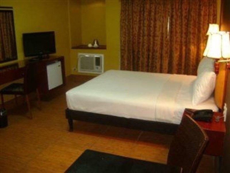 Pamulinawen Hotel Laoag Exteriér fotografie