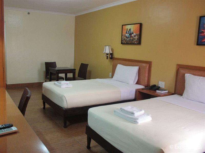 Pamulinawen Hotel Laoag Exteriér fotografie
