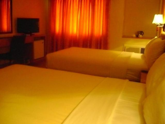 Pamulinawen Hotel Laoag Pokoj fotografie